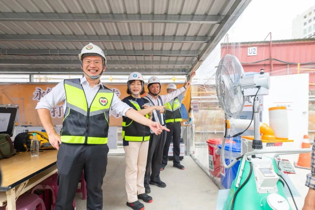 蘇俊賓與勞動部長何佩珊視察戶外作業熱危害預防觀摩會（圖／桃園市政府提供）