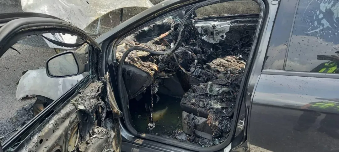 火燒車現場。（圖／翻攝畫面）