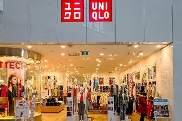 龐瑞指出,中國大陸有很多本土品牌可以做到比UNIQLO價格更低、款式更多、回應消費者速度更快、同時品質也還過得去。(圖/Shutterstock)