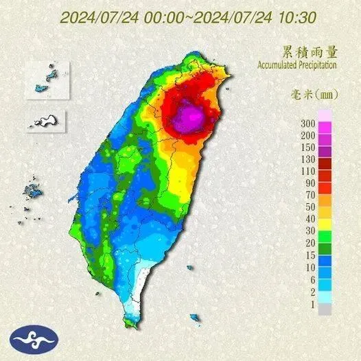 日累積雨量前20名中有15個測站在宜蘭縣，累積雨量圖可看見宜蘭山區「一片紫」。（圖／翻攝自中央氣象署）