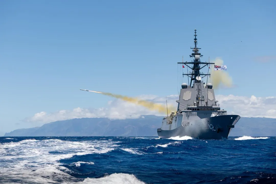 環太平洋演習澳海軍雪梨號發射NSM飛彈。(圖/澳大利亞海軍)