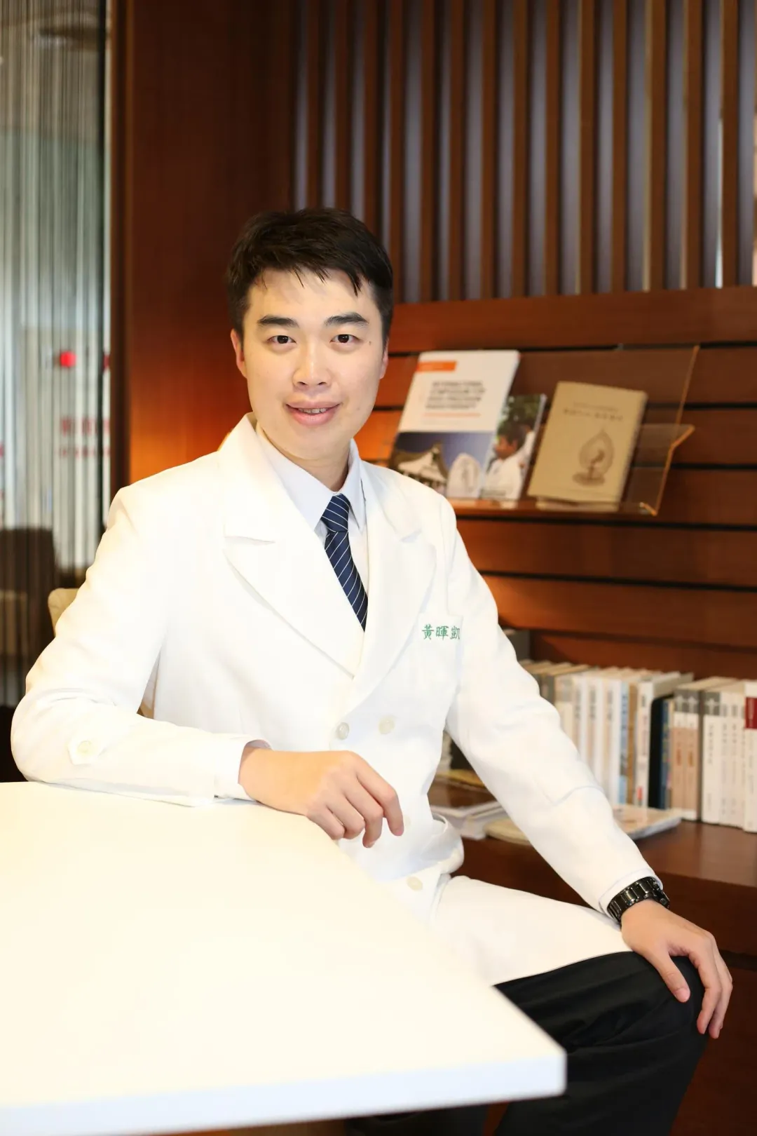 黃暉凱醫師指出,這項發現有助於醫師為骨質疏鬆症病人選擇合適的抗骨質疏鬆症藥物時,同時也考慮特定藥物如denosumab,可能額外降低糖尿病發生風險。(圖/花蓮慈濟提供)