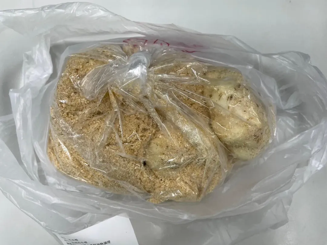 蝦皮購物販售的「北海道白銀食用百合球根一球199元（非常好吃）」檢出重金屬鎘及農藥殘留量超標。（圖／北市衛生局提供）