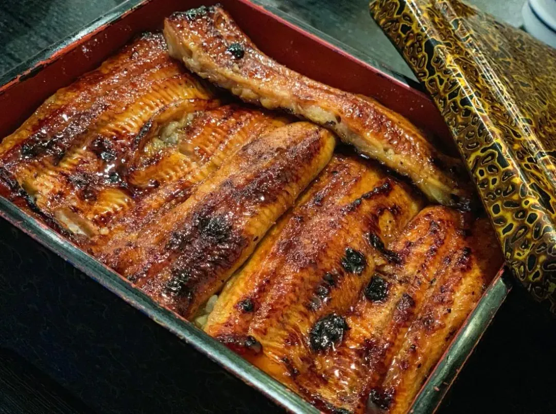 鰻魚老店「日本橋伊勢定」爆發食物中毒風波(示意圖/翻攝Pakutaso)