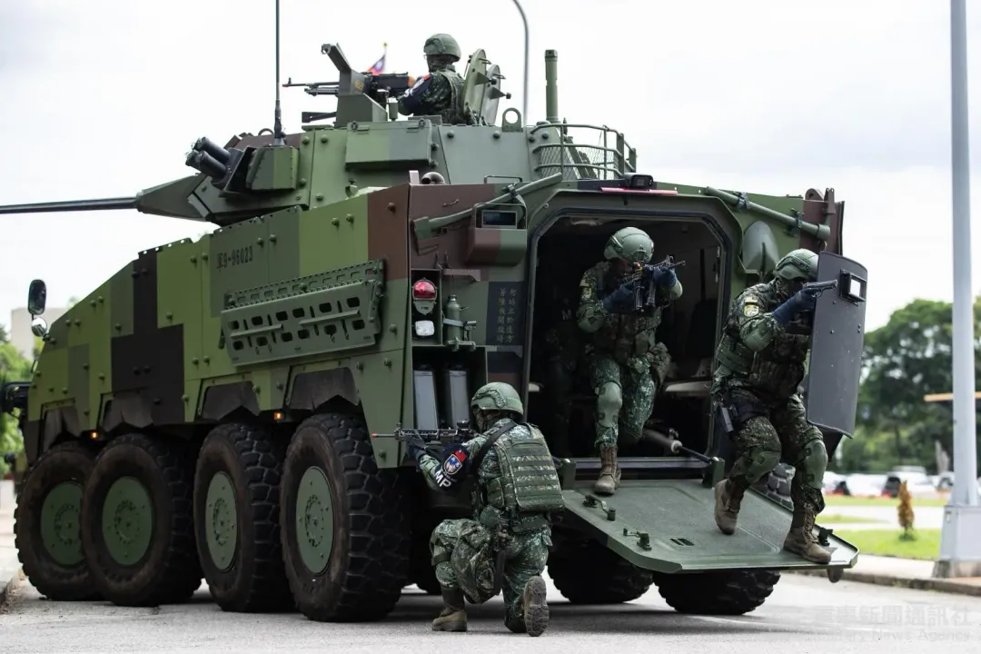 憲兵的CM34雲豹輪型裝步戰鬥車。(圖/軍聞社)