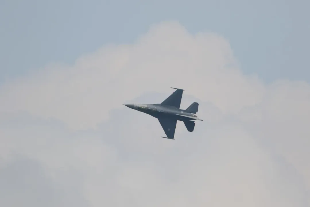 嘉義本場的F-16BM戰機性能展示。(圖/中天新聞,宋玉寧攝)