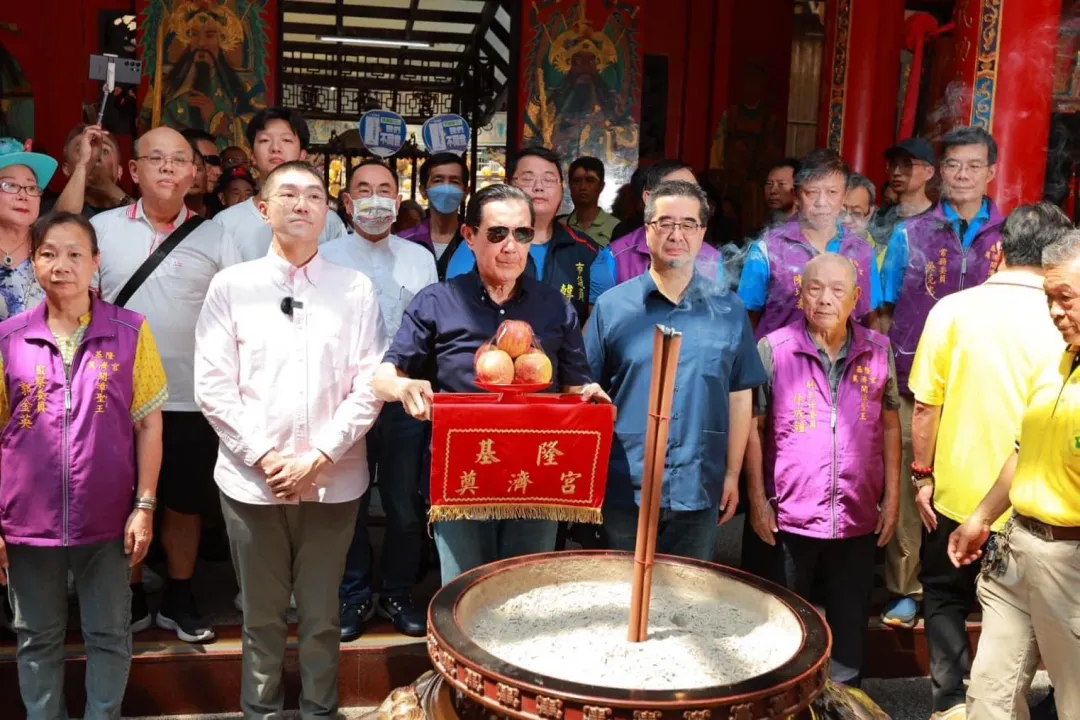 馬英九赴基隆力挺謝國樑。(圖/翻攝謝國樑臉書)