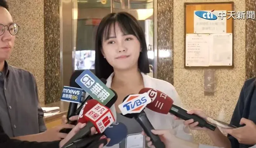 民眾黨發言人吳怡萱。（圖／中天新聞）