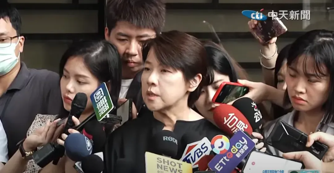 時任柯文哲竟總幹事的黃珊珊昨日到北檢按鈴申告會計師端木正。(資料照/中天新聞)