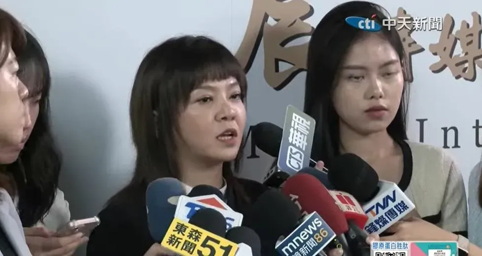 「時樂」和「尼奧」負責人戴利玲今日受訪時表示,面對外界攻擊若是自己選擇吞下去遭收押的就是她。(圖/中天新聞)