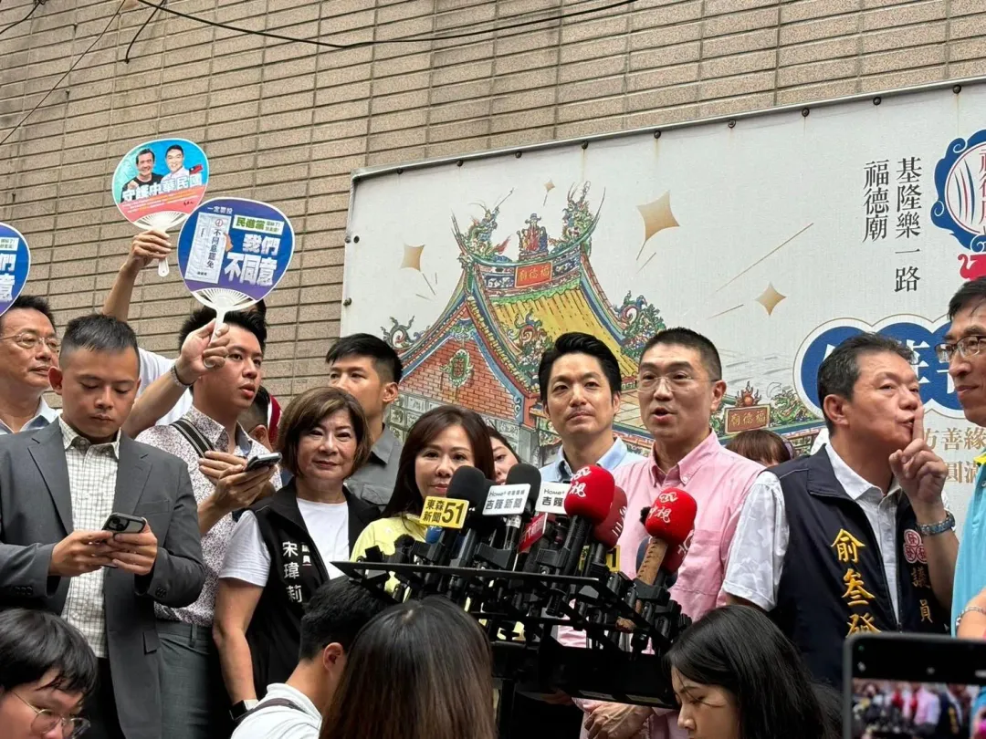 李彥秀和蔣萬安赴基隆力挺謝國樑。（圖/翻攝李彥秀臉書）