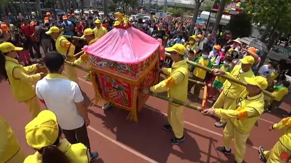 白沙屯媽祖今年南下高雄鳳山,將遶境3天祈福。(圖/翻攝「白沙屯媽祖網路電視台」YouTube)