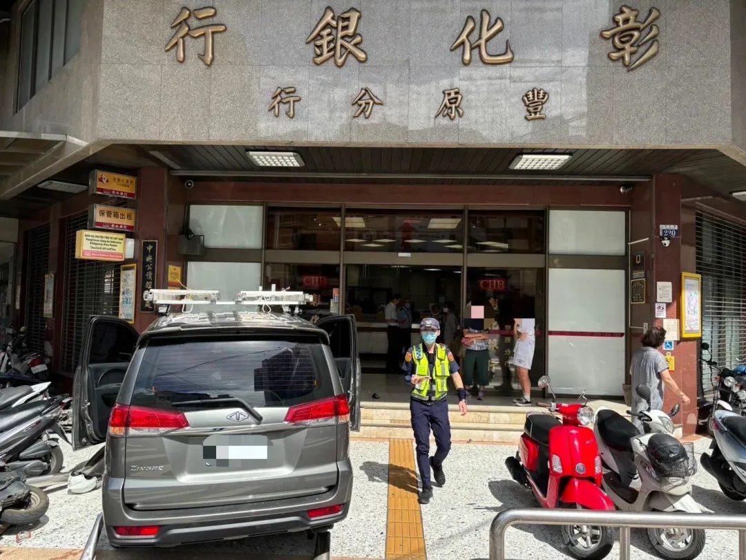 豐原警分局依規定施以酒精濃度測試,發現宋男並無酒駕,疑似身體不適釀禍。(圖/警方提供)