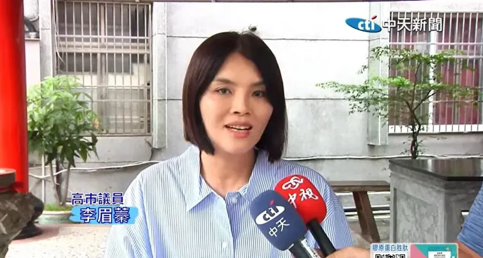 國民黨高雄市議員李眉蓁接受中天新聞訪問聊到重新讀回碩士學位的心路歷程。(圖/中天新聞)