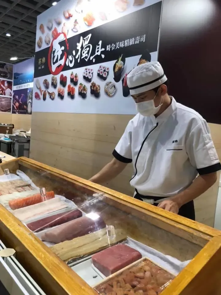 同時賣壽司和鐵板燒的高樂。(圖/高樂小高玉 經貿店FB)