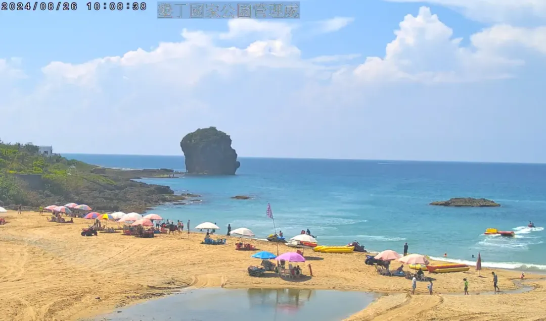墾丁沙灘26日上午10點左右即時影像。（圖／翻攝自YT ktnpworld）