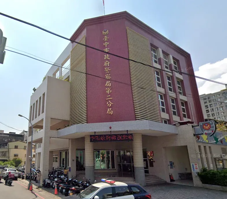 台中市第二警分局對面太原路上發生62歲婦人在車上死亡案件，初判無外力介入也無打鬥跡象。（圖／翻攝自Google Maps）