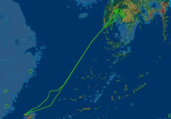 最終機場基於安全考量返航桃園國際機場,長榮也宣布取消當天飛往福岡的航班。(圖/翻攝自FlightAware網站)