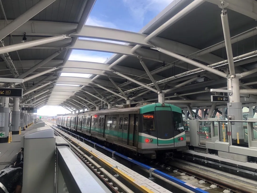 地震當下，高雄捷運與輕軌全線列車應行控中心指令暫停行駛。（示意圖／高雄捷運局）