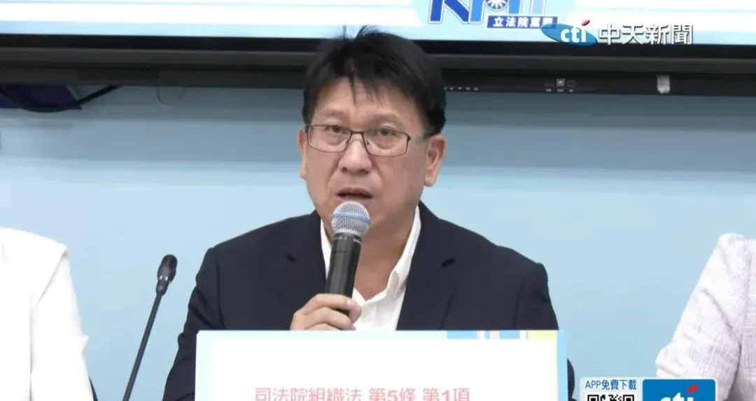國民黨團書記長林思銘怒批名單根本就是「綠友友」和「賴友友」。（圖／中天新聞）