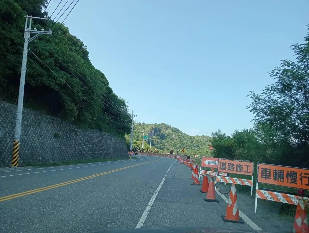 施工期間交通管制採日間整點放行，提醒用路人經過需遵守管制規定。（圖／公路局提供）