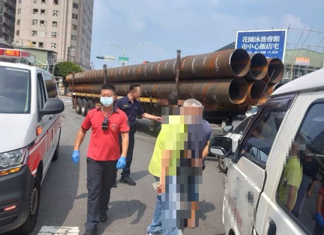 事發在今天下午1時39分，地點位於嘉義市中興路與博愛路口。（圖／翻攝畫面）