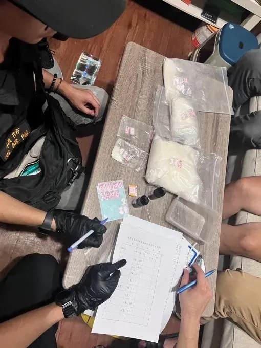 海巡署署苗栗查緝隊查獲2名嫌犯持有7公斤毒品，全案依法移送地檢署偵辦。（圖／翻攝畫面）