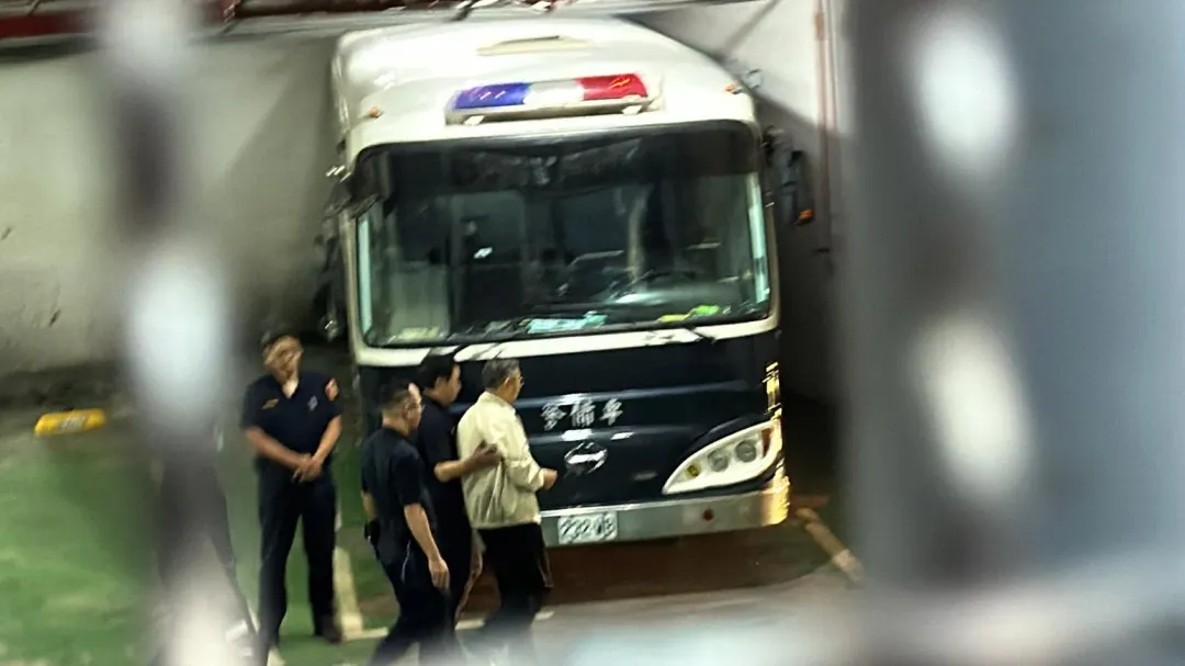 柯文哲遭羈押。(圖/中天新聞)