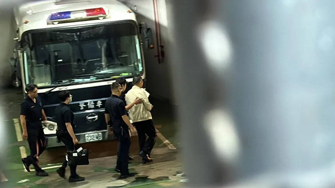 柯文哲遭羈押禁見。(圖/中天新聞,塗豐駿攝)