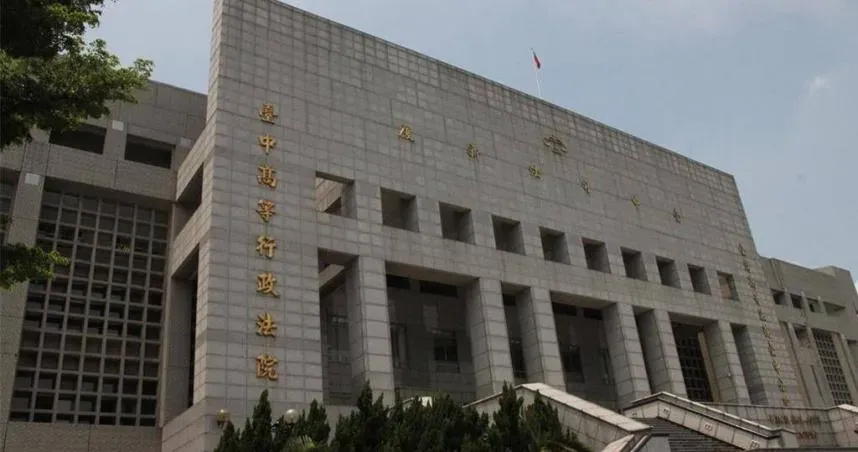 前陸軍馬祖防衛指揮部步兵營曾姓少尉排長自陸軍官校畢1個多月後因半夜進入女官寢室被記兩大過退伍,遭馬防部要求曾男不適服賠償金235萬2236元,台中高等行政法院判決曾應全額給付。(圖/CTWANT資料照片)