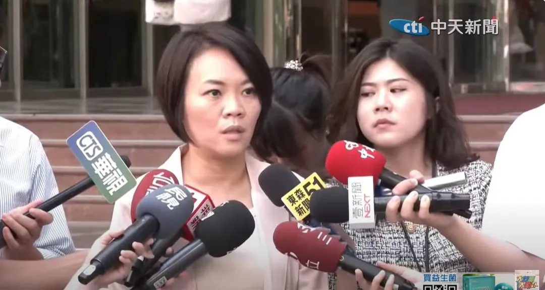 羅智強民事控告簡舒培求償100萬，法院判定簡舒培免賠，全案可上訴（攝自中天新聞）