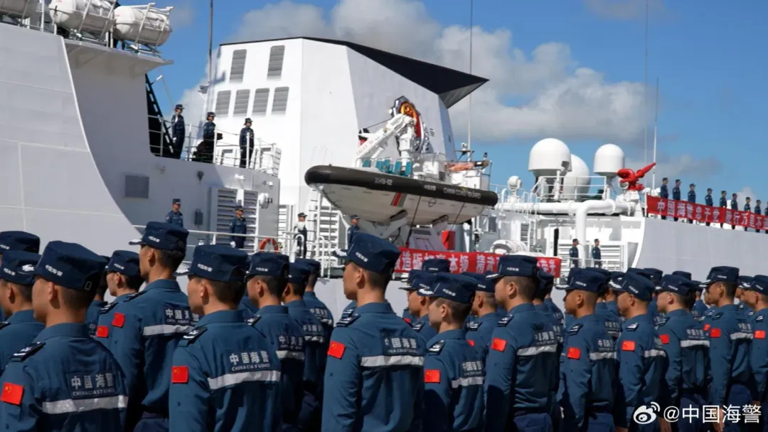 大陸海警局近日宣布,由梅山艦和秀山艦組成的編隊已正式起航,前往俄羅斯參與中俄海警2024年聯合演習和聯合巡航任務。(圖/翻攝自微博)