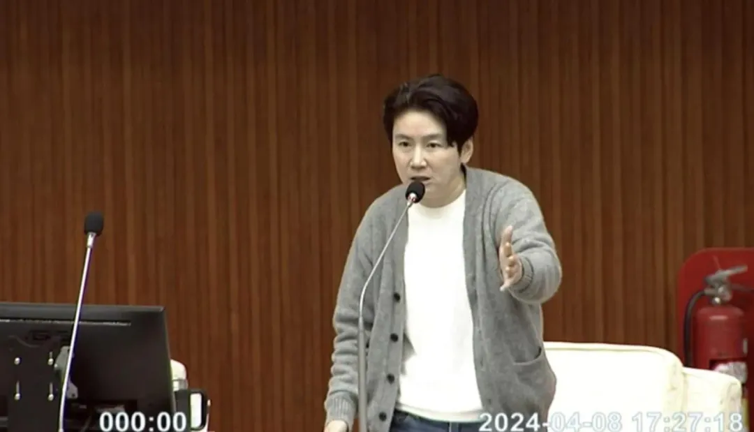 民進黨台北市議員許家蓓因罹患骨癌,今凌晨去世。(圖取自許家蓓臉書)