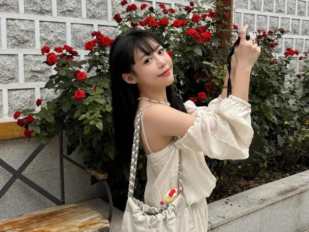 紀卜心及小吳創立的手搖飲品「十盛」，去年7月被爆出奶茶乳源標示不明。（圖／翻攝自紀卜心 IG）