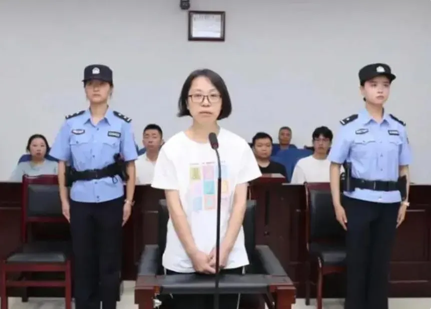 鐘陽涉嫌受賄近6000萬元人民幣被判刑13年。(圖/翻攝「遵義市中級人民法院」官網)