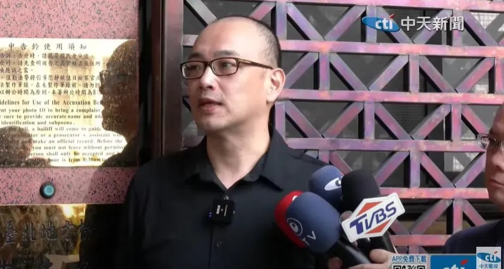 毛嘉慶提到台南市中西區一處開發案其容積獎勵從180%暴增至400%。（圖／中天新聞）