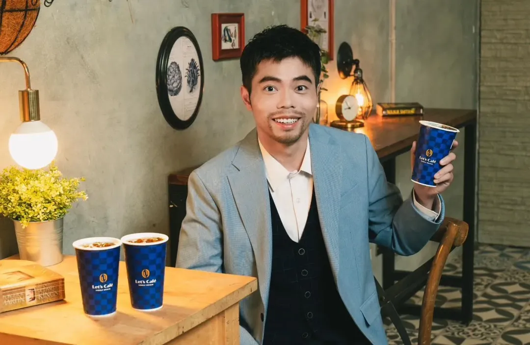 全家攜手「桌球教父」莊智淵代言,即日起至10/1推出教師節優惠。(圖/業者提供)