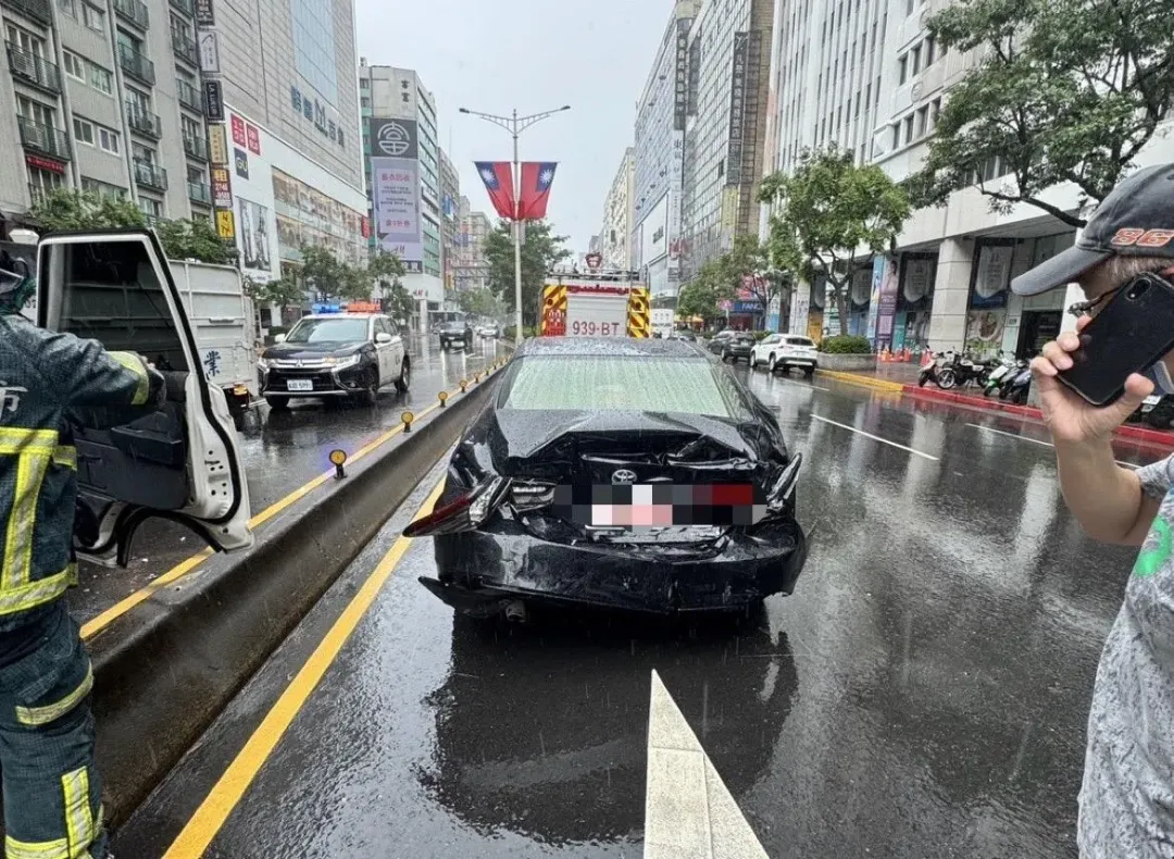 車禍現場。（圖／中天新聞）