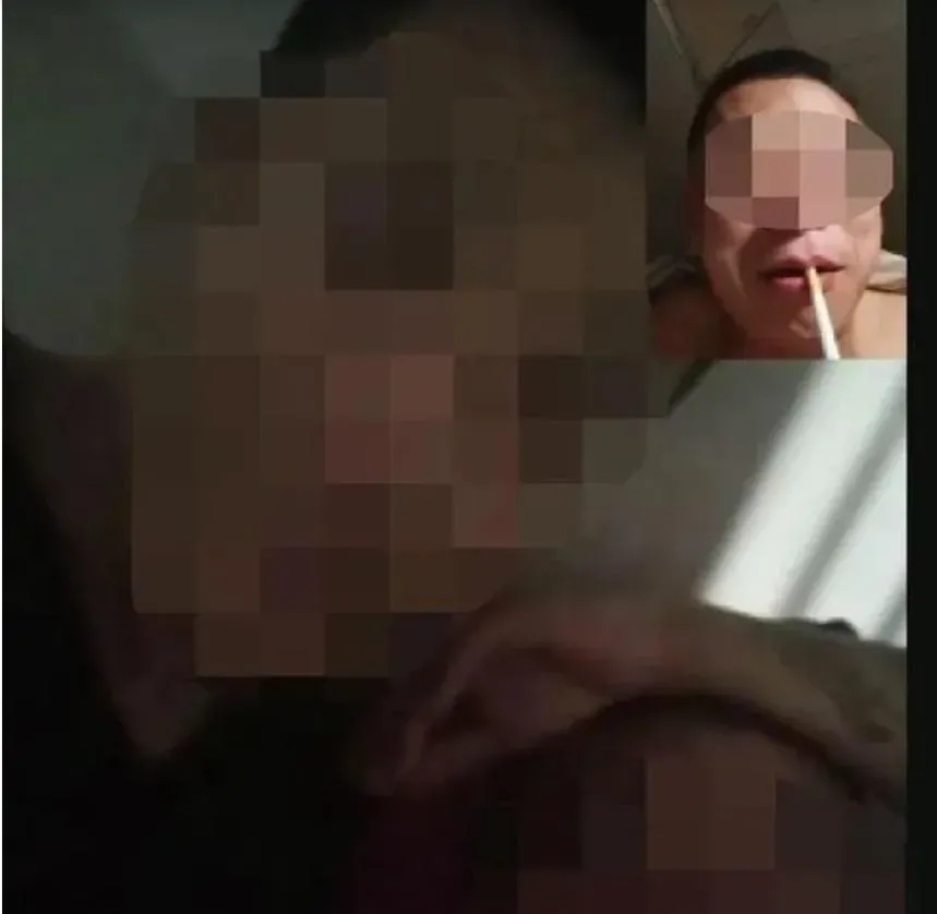 王勇表示自己出獄後還能與「獄友」手機視訊通話。（圖／翻攝新黃河）