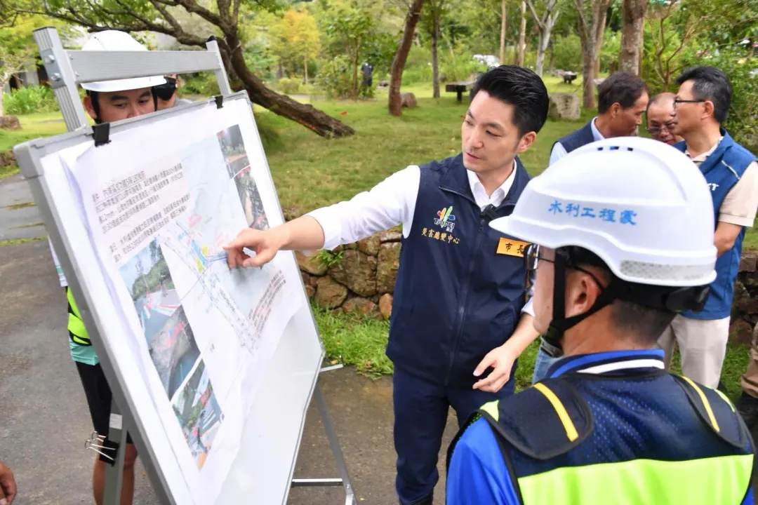台北市長蔣萬安今日晚間8點在臉書公布明日北北基桃停班停課的訊息。(圖/蔣萬安臉書)