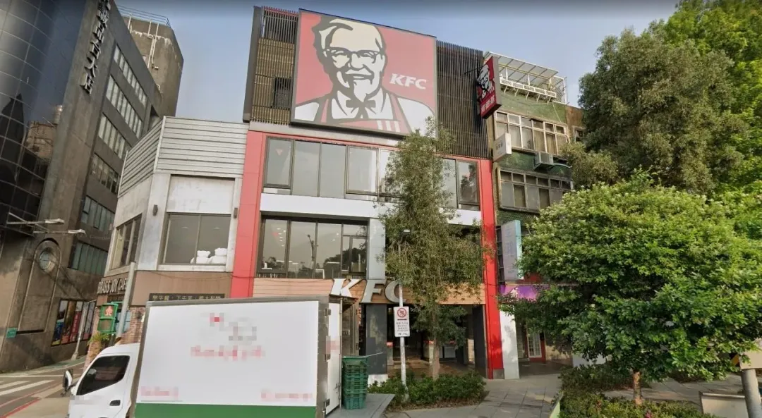 肯德基台大店驚傳熄燈,讓許多校友超級不捨。(圖/翻攝自Google map街景)