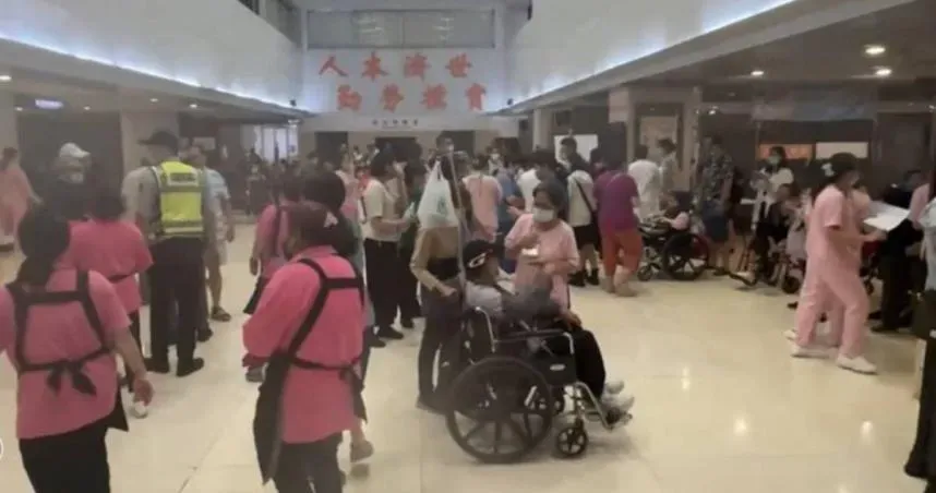 基隆長庚醫院火災，目前零傷亡，衛福部會持續追蹤。（圖／翻攝畫面）