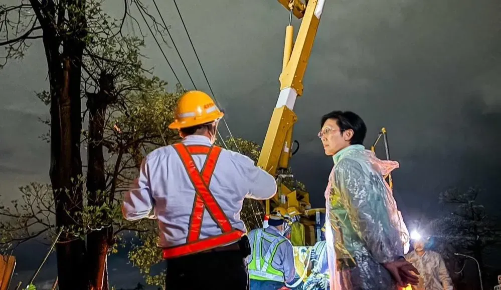 立委林岱樺颱風期間,前往災區關心。(圖片來源:林岱樺服務處提供)