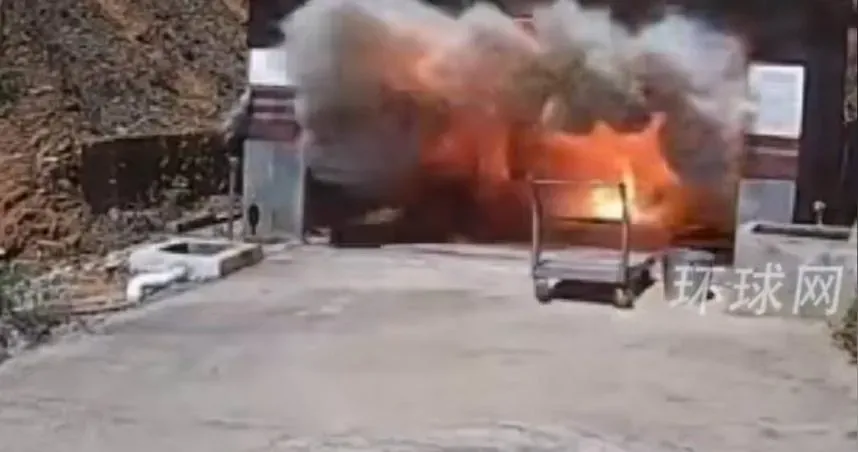 網傳爆竹廠爆炸瞬間。（圖／翻攝抖音）