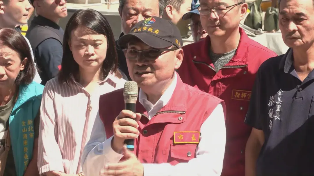 新北市長侯友宜今拍板北海岸淹水受災戶補助措施。(圖/中天新聞)