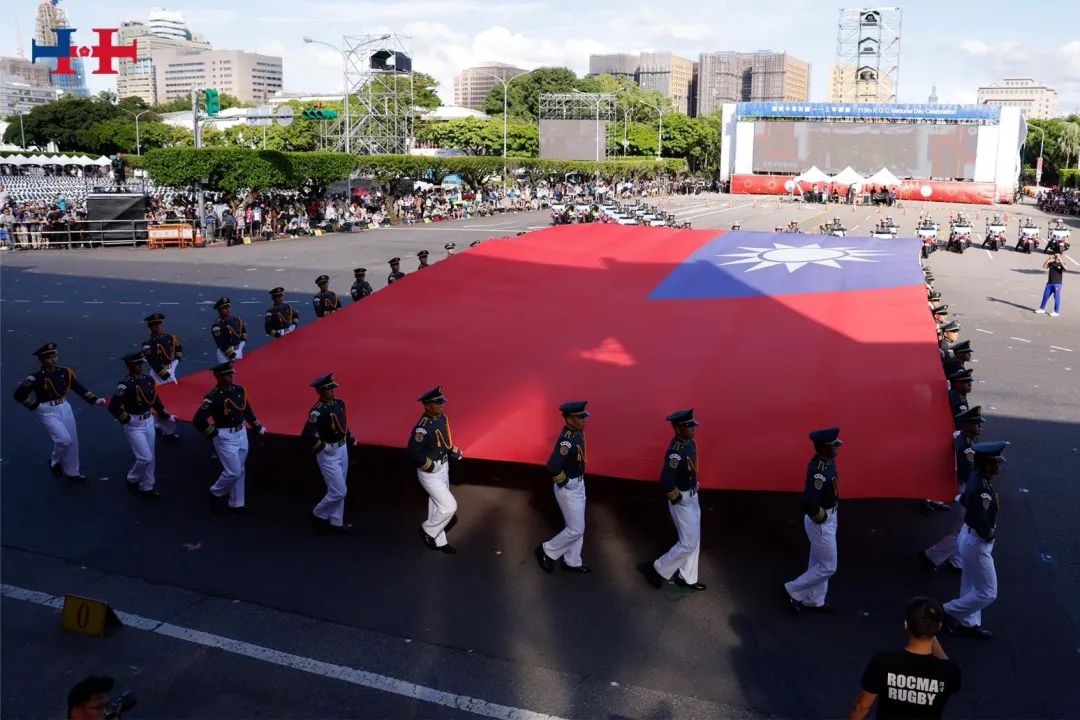 陸軍官校國旗隊。(翻攝慶籌會臉書)