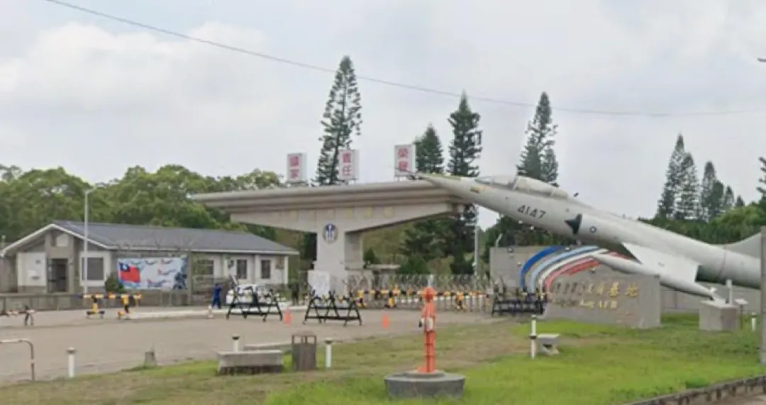 清泉崗空軍基地正門。(圖/翻攝Goole Map)