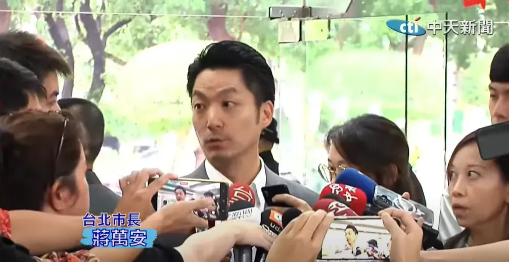 對於民進黨逼李四川表態要副市長做好坐滿,蔣萬安回擊尊重每個人意願。(圖/中天新聞)