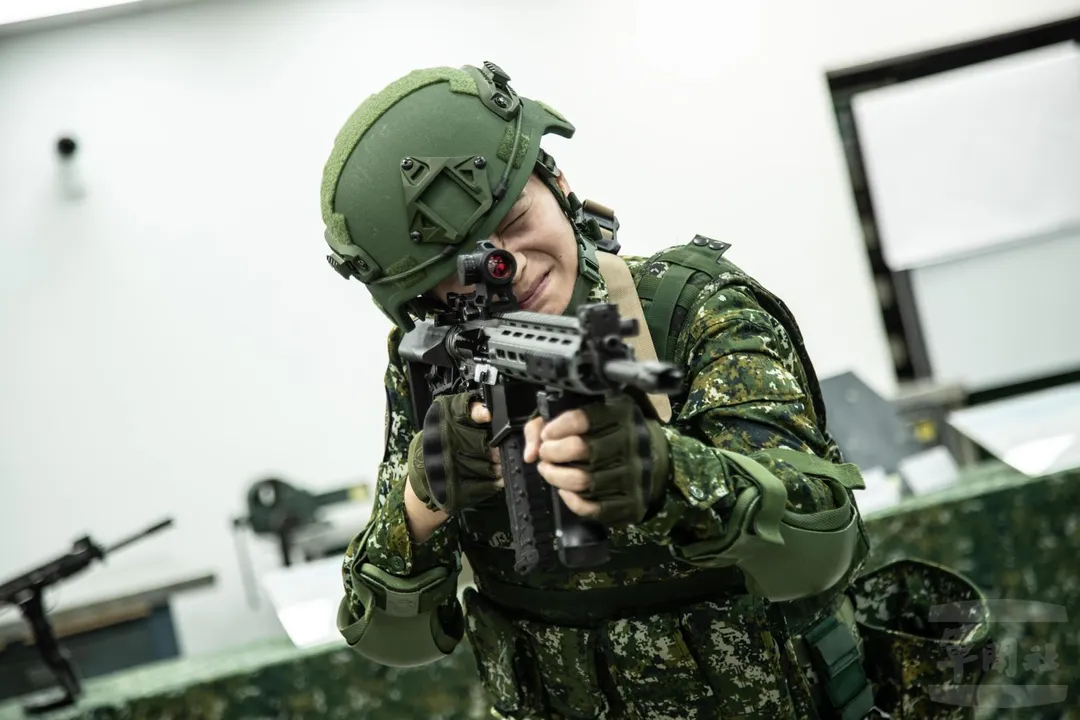 國軍戰鬥部隊將全面換裝T112步槍。(圖/軍聞社)