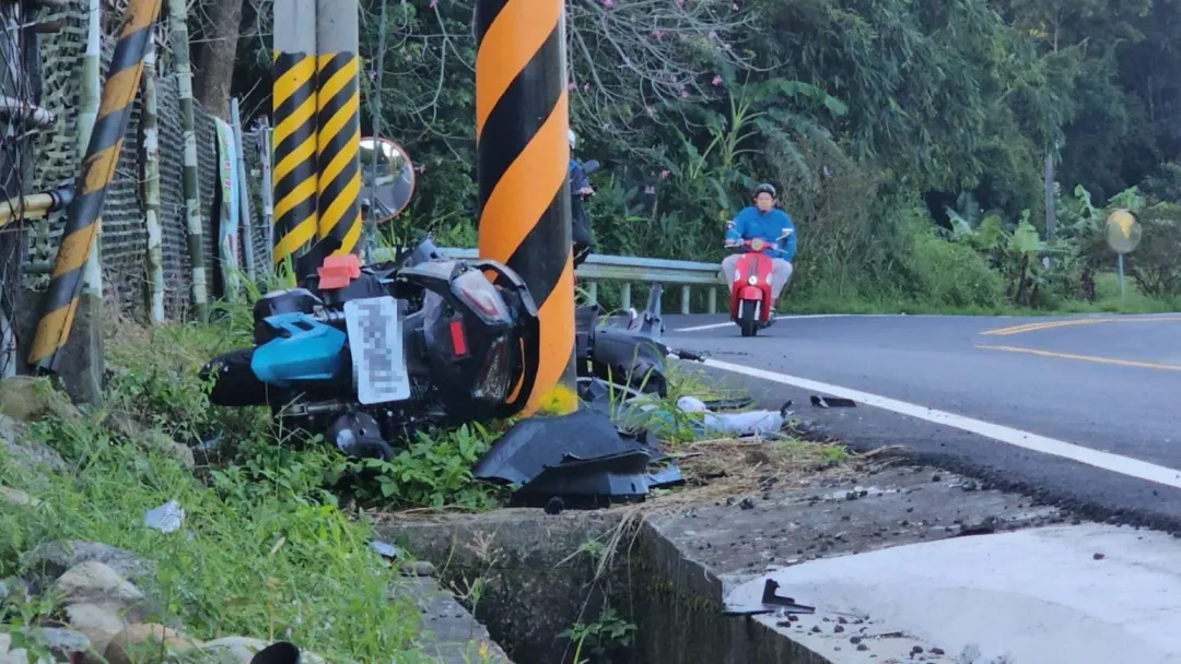 三名18歲男大生分騎2部機車於今(11日)凌晨魂斷苗栗。(圖/翻攝畫面)